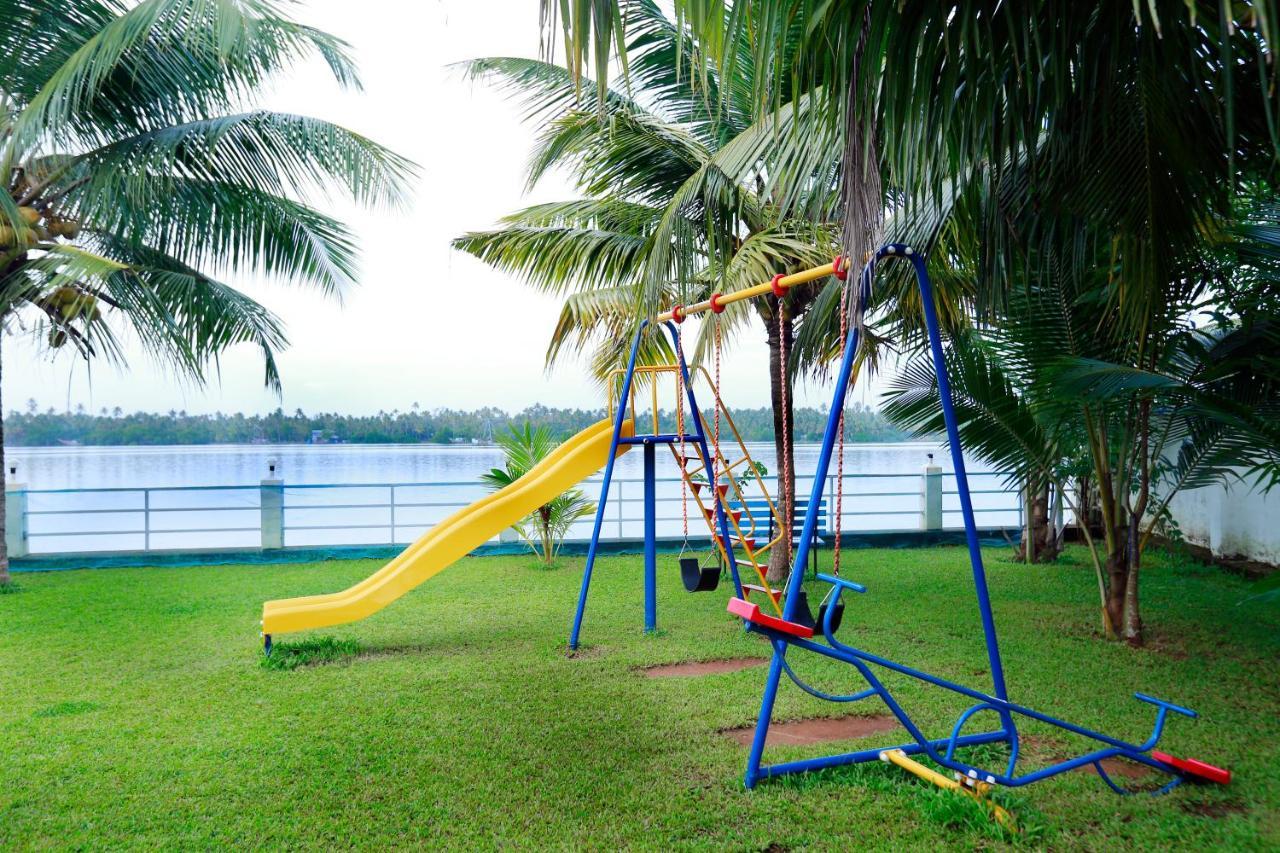 Blue Waters Cherai Cherai Beach Exterior foto