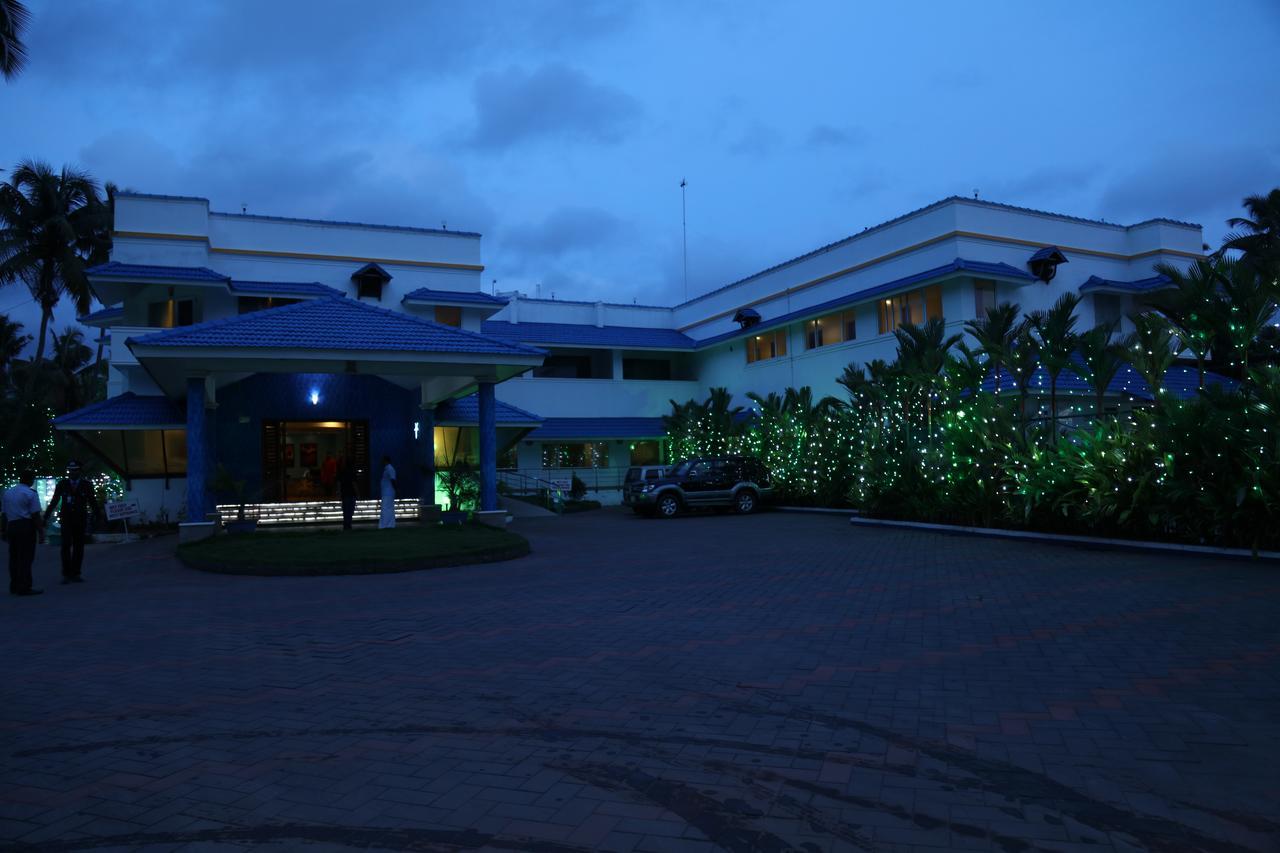 Blue Waters Cherai Cherai Beach Exterior foto
