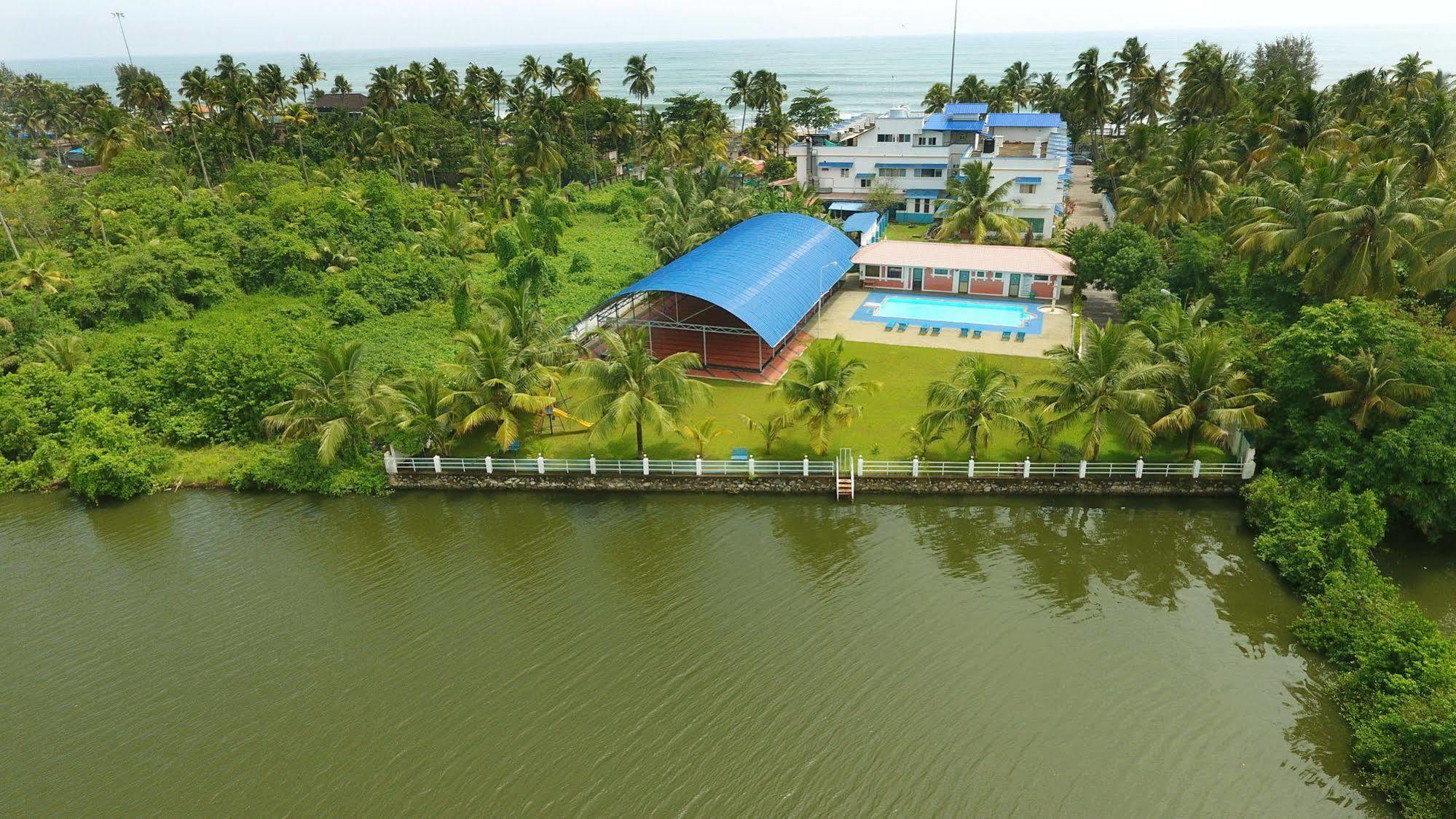 Blue Waters Cherai Cherai Beach Exterior foto
